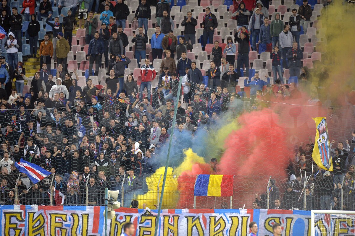 GALERIE FOTO "Petrecerea" din tribune i-ar putea costa pe stelişti! Roş-albaştrii ar putea juca meciul cu U Cluj fără spectatori