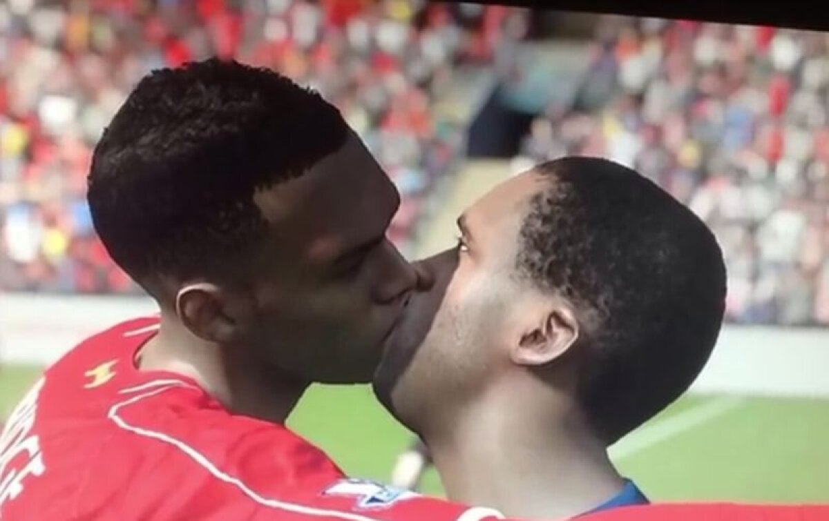 VIDEO Cînd FIFA 15 o ia razna » Fotbaliştii rămîn fără cap şi se sărută pe teren :D