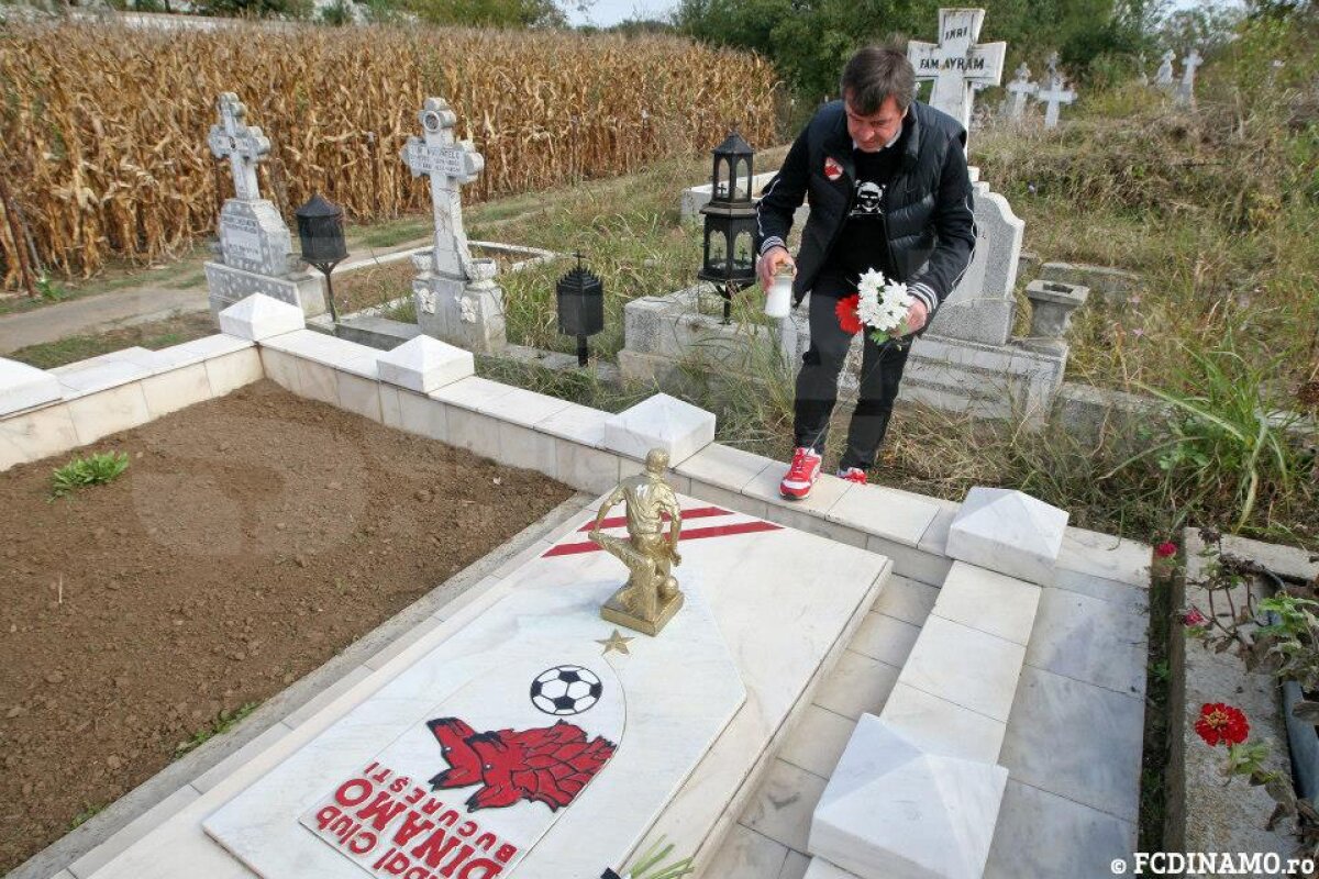 GALERIE FOTO Dinamoviştii s-au recules la mormîntul lui Cătălin Hîldan » Dănciulescu: ”În memoria «Unicului Căpitan», să umplem arena!”