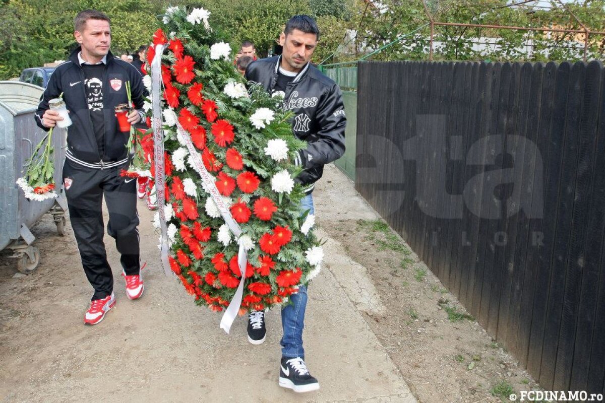GALERIE FOTO Dinamoviştii s-au recules la mormîntul lui Cătălin Hîldan » Dănciulescu: ”În memoria «Unicului Căpitan», să umplem arena!”