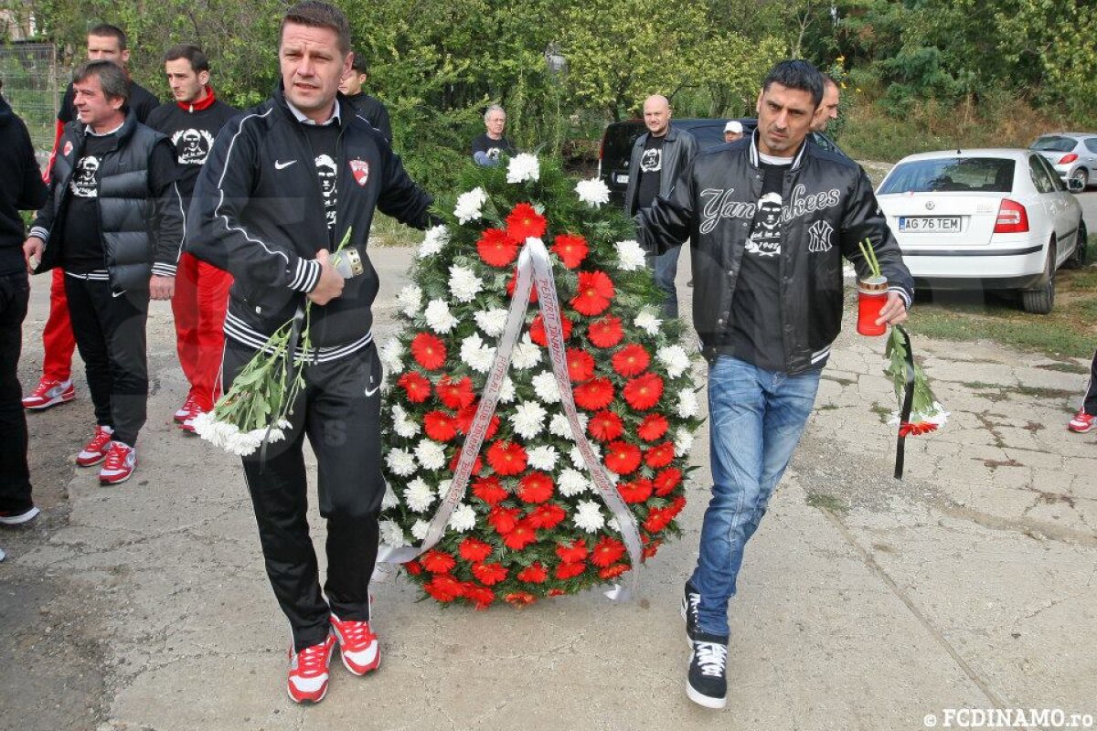 GALERIE FOTO Dinamoviştii s-au recules la mormîntul lui Cătălin Hîldan » Dănciulescu: ”În memoria «Unicului Căpitan», să umplem arena!”