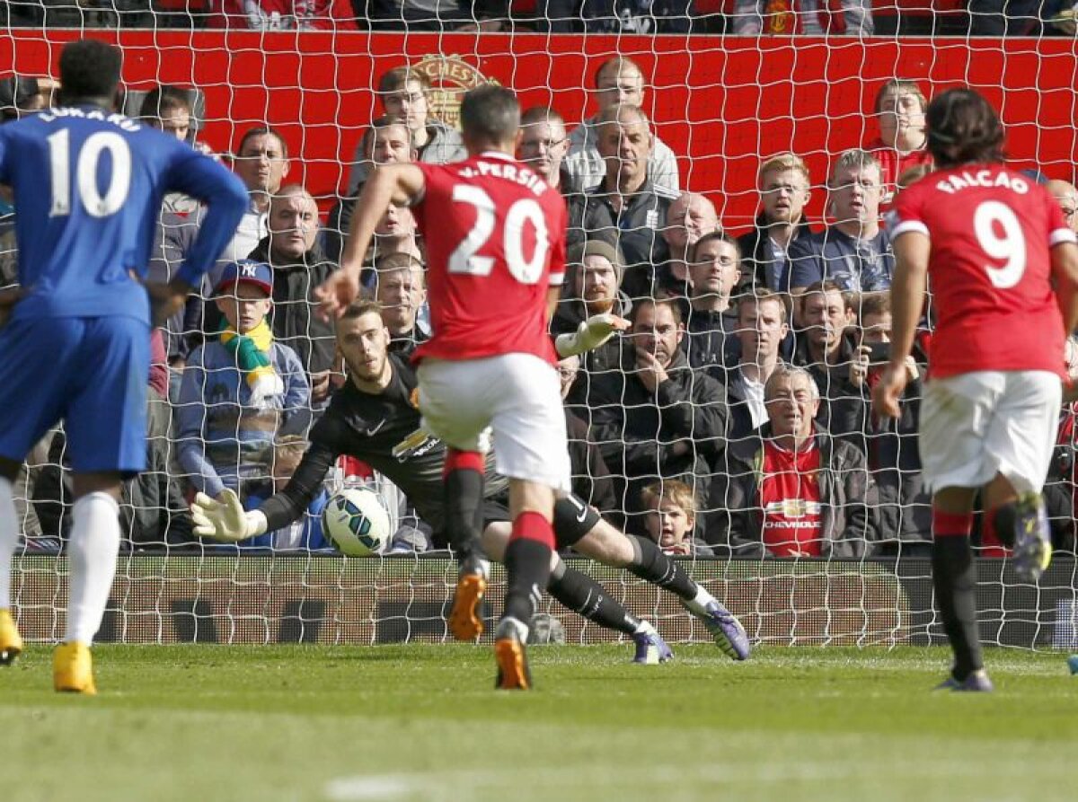 VIDEO Colegii de la United ar trebui să-i pupe mănuşile lui David de Gea! Spaniolul i-a salvat în duelul palpitant cu Everton, 2-1!