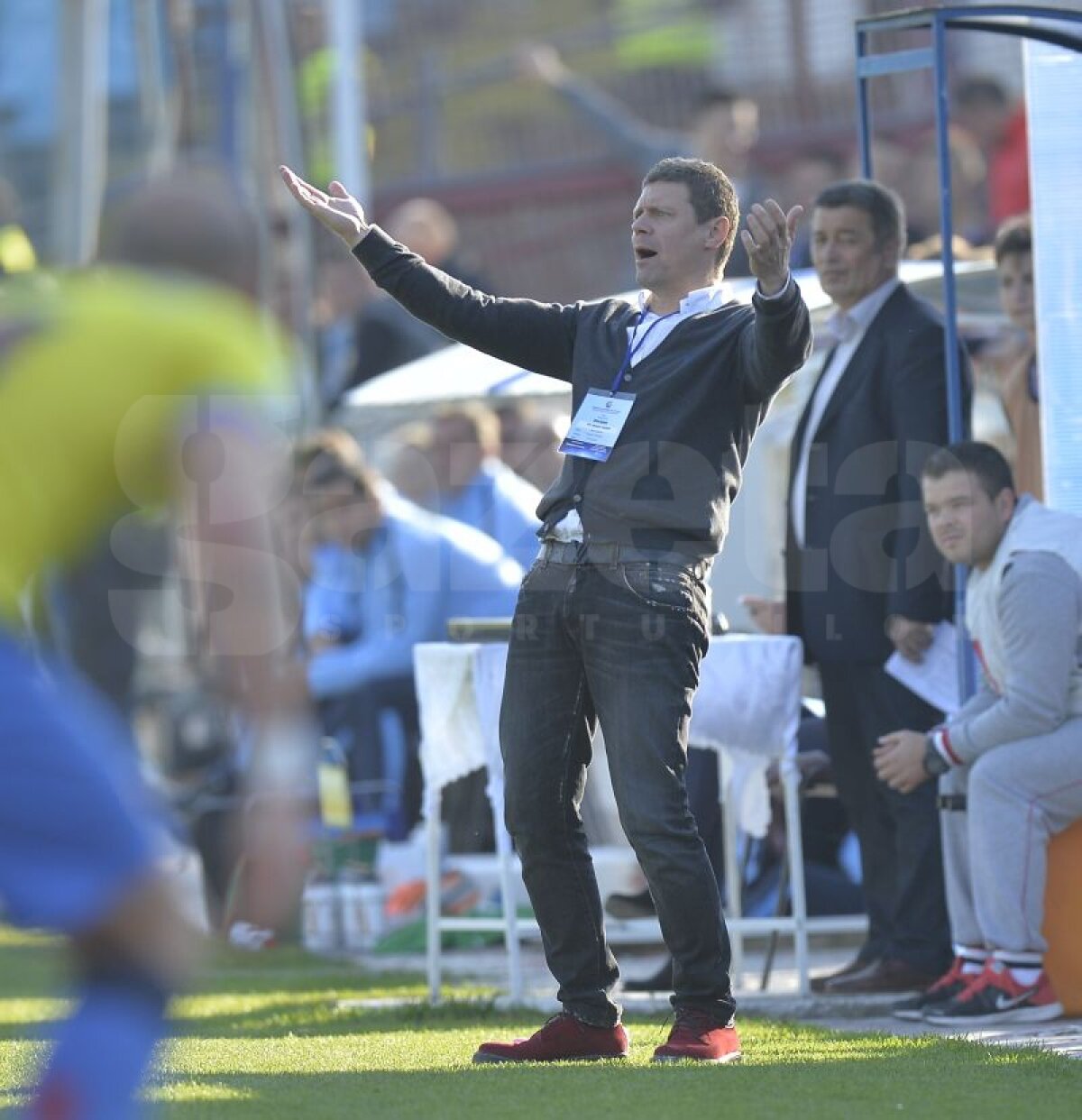 FOTO şi VIDEO Oţelul - Steaua 0-3 » Roş-albaştrii cîştigă fără emoţii şi rămîn pe primul loc