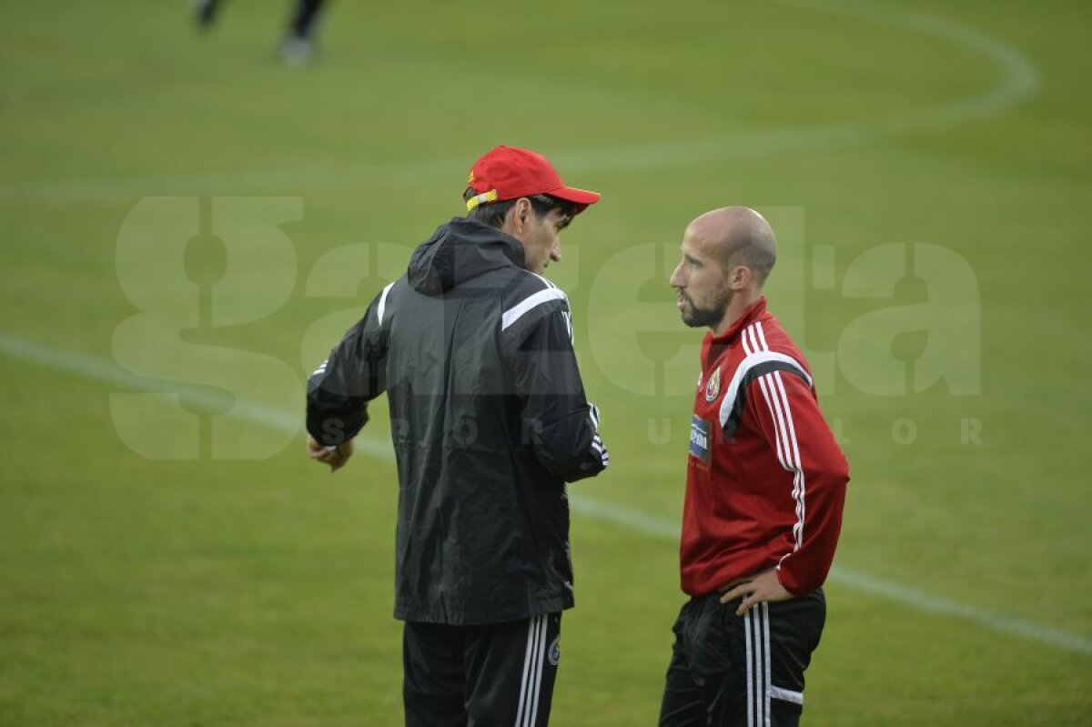 FOTO Imagini de la reunirea "tricolorilor" » Victor Piţurcă l-a băgat în şedinţă pe Iasmin Latovlevici