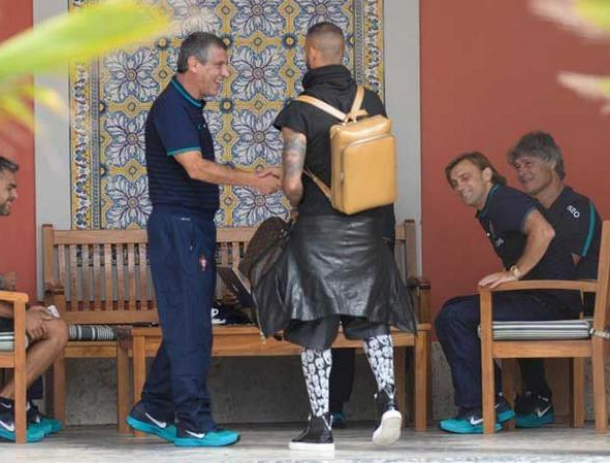 FOTO Excentricul Ricardo Quaresma! Oamenii din stafful naţionalei s-au prăpădit de rîs cînd l-au văzut cum era îmbrăcat