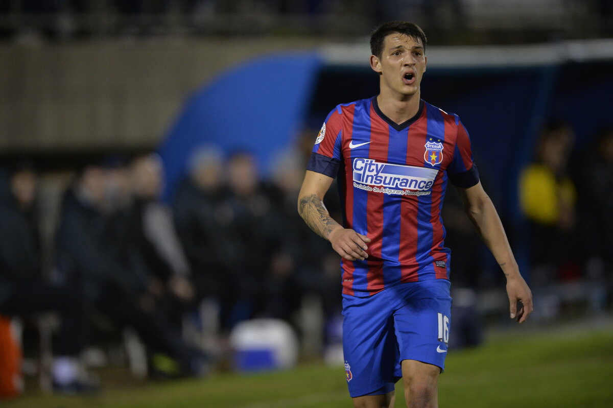 FOTO Gazeta a intrat în vestiarul Stelei! Mesaj şocant pe locul lui Gabi Matei: "Le f..e pe Pamfile şi Botcari! RETARD ŞEF"