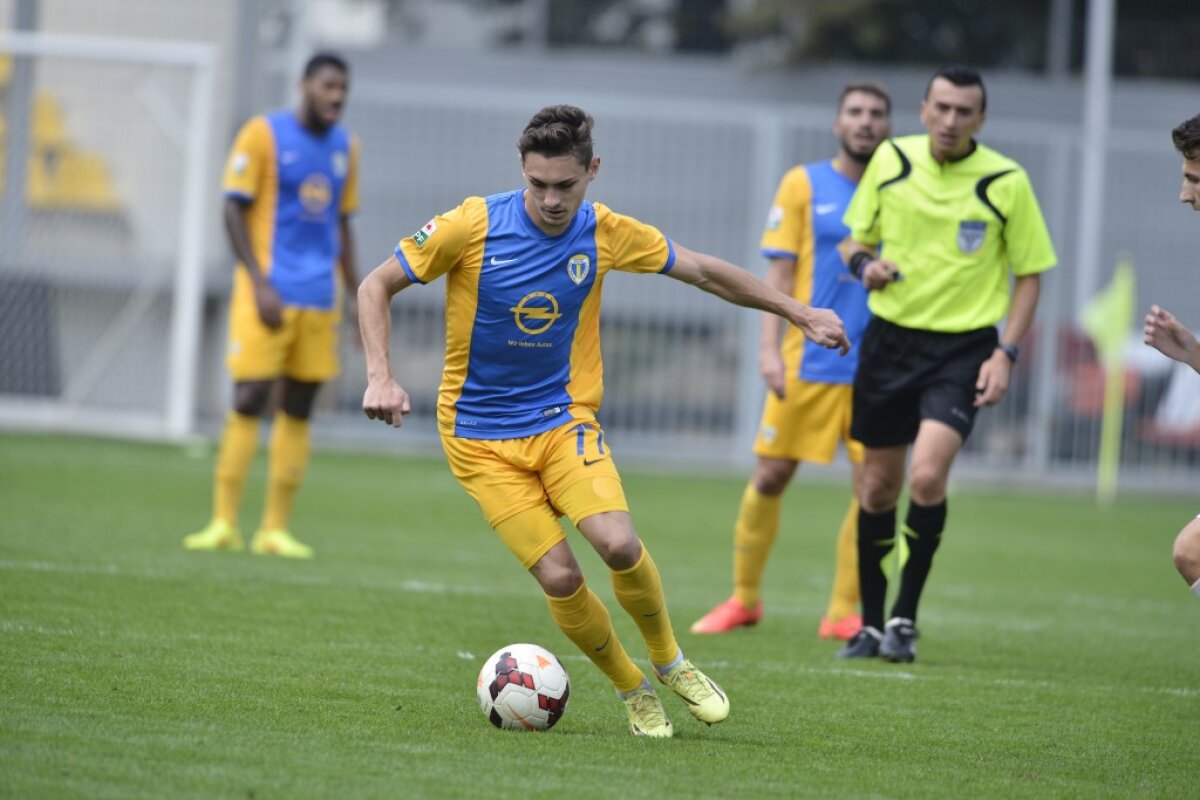 GALERIE FOTO Petrolul a învins Viitorul cu 3-0, într-o partidă amicală! Ianis Hagi a fost titular