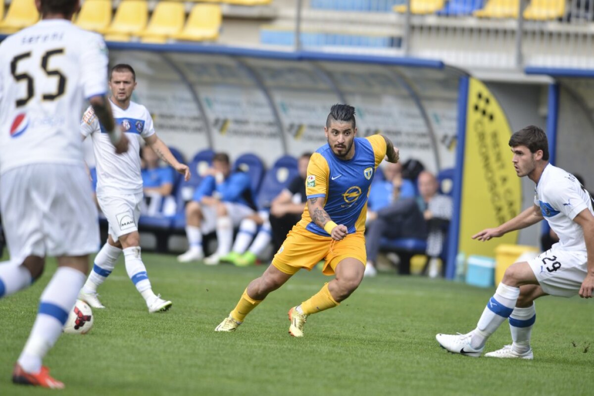 GALERIE FOTO Petrolul a învins Viitorul cu 3-0, într-o partidă amicală! Ianis Hagi a fost titular