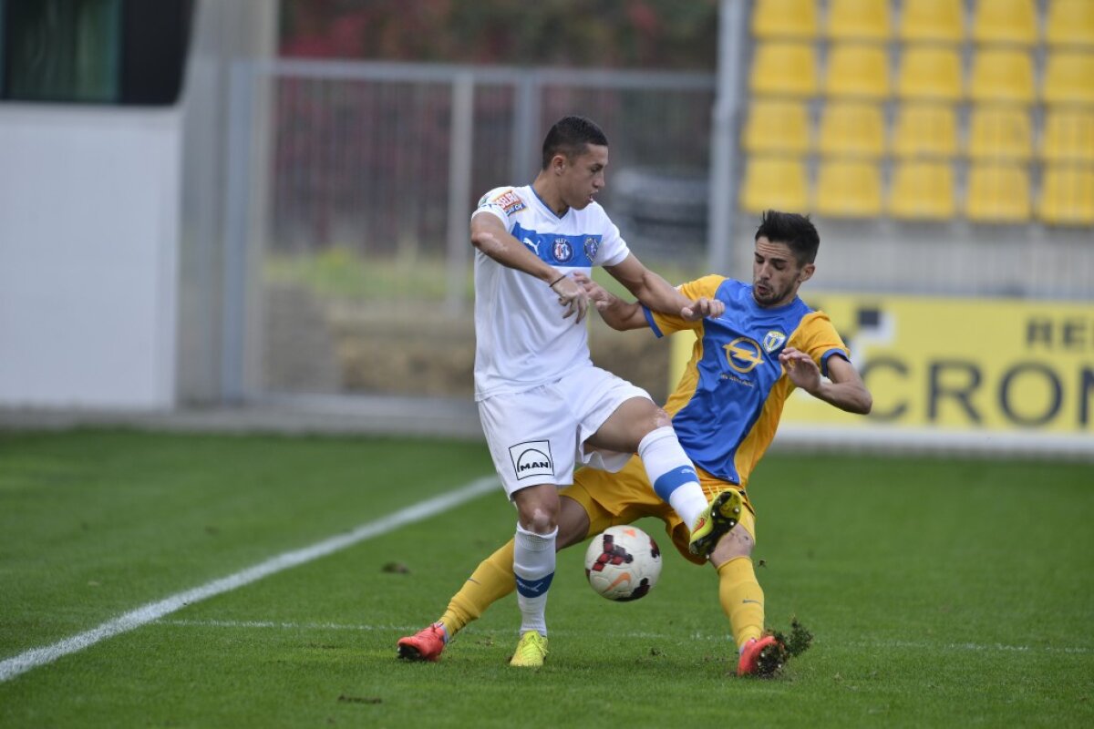 GALERIE FOTO Petrolul a învins Viitorul cu 3-0, într-o partidă amicală! Ianis Hagi a fost titular