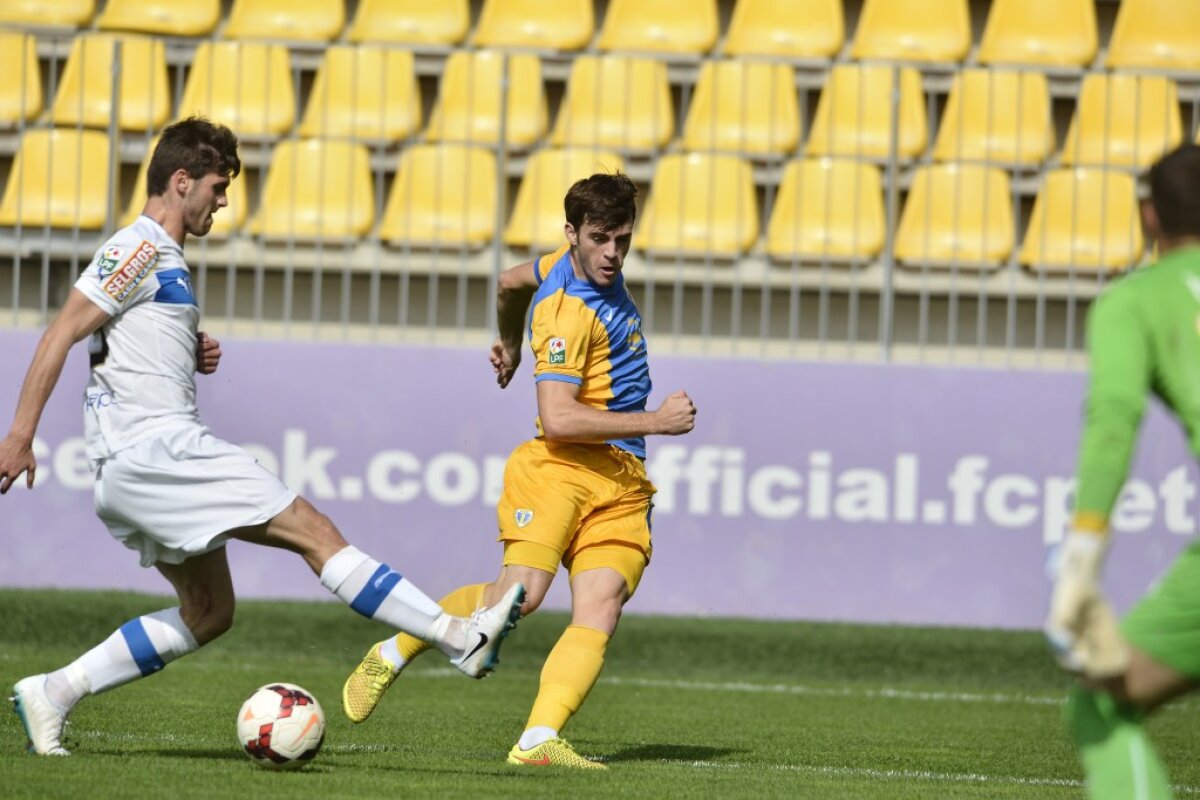 GALERIE FOTO Petrolul a învins Viitorul cu 3-0, într-o partidă amicală! Ianis Hagi a fost titular