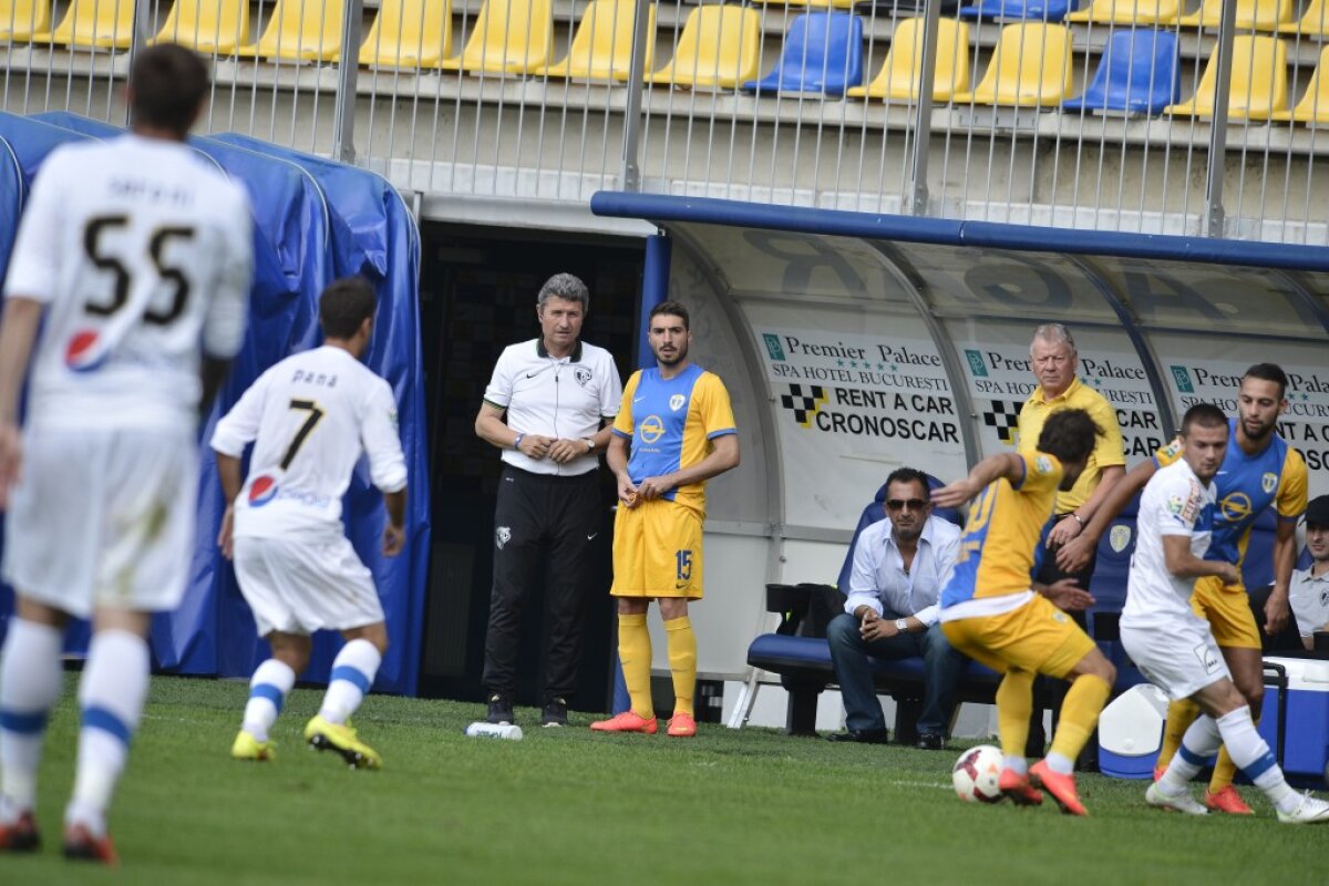GALERIE FOTO Petrolul a învins Viitorul cu 3-0, într-o partidă amicală! Ianis Hagi a fost titular
