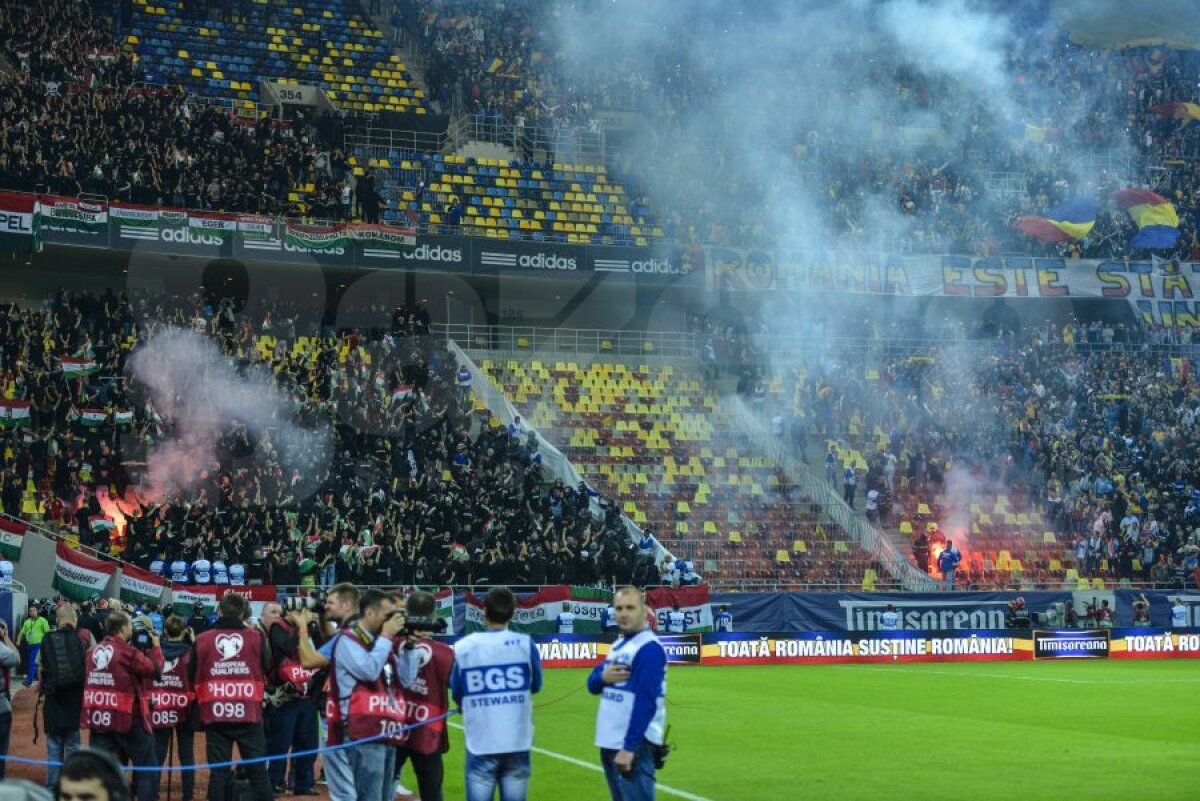 FOTO Bătaie chiar după imnuri! Aparent calmi, bombardaţi de români cu petarde, ungurii au reuşit să rupă cordonul jandarmilor