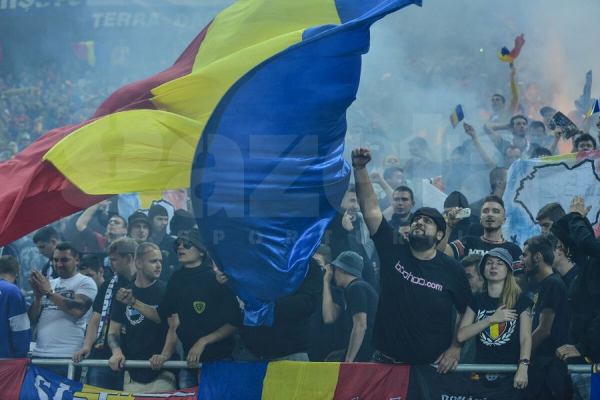 FOTO Bătaie chiar după imnuri! Aparent calmi, bombardaţi de români cu petarde, ungurii au reuşit să rupă cordonul jandarmilor