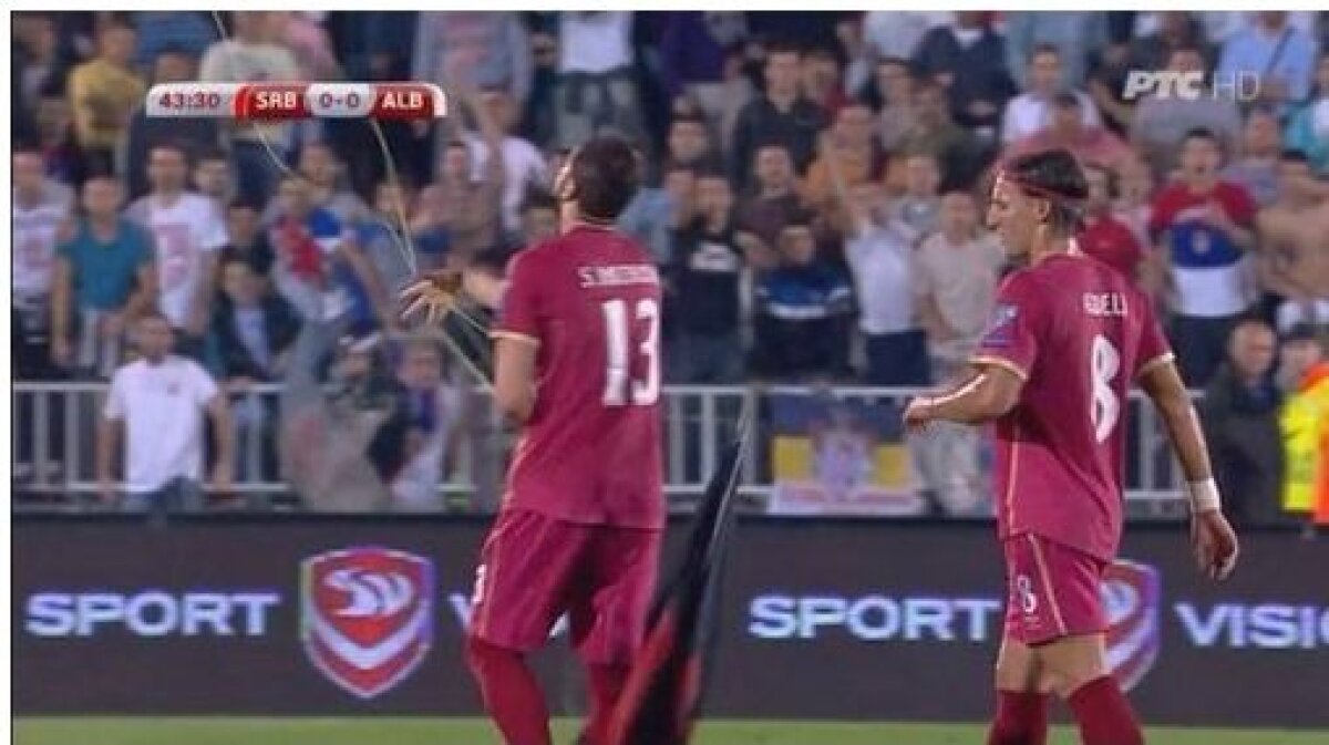 FOTO şi VIDEO O dronă a "aprins" stadionul » Incidente grave la Serbia - Albania! Meciul a fost suspendat