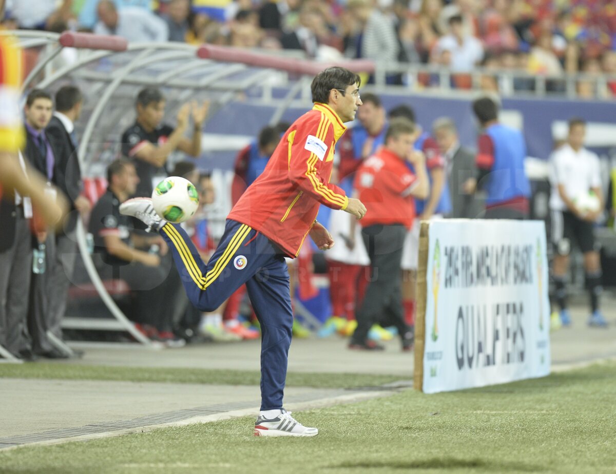 GALERIE FOTO Cele 10 feţe ale Satanei » O colecţie de imagini senzaţionale cu un selecţioner cu personalitate