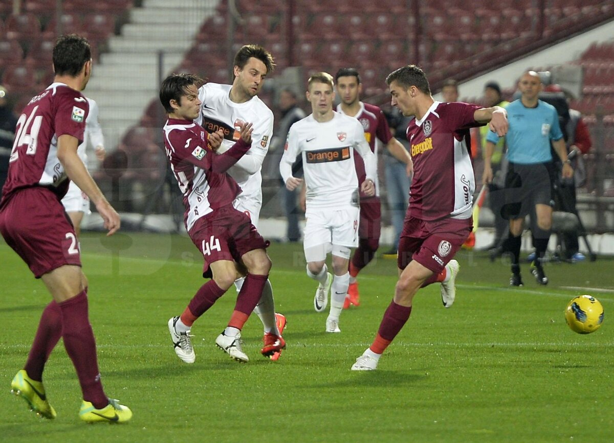 VIDEO şi FOTO CFR Cluj - Dinamo 2-1 » Ardelenii o egalează pe Steaua în fruntea Ligii 1