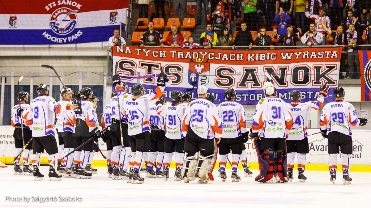 GALERIE FOTO Corona Wolves a pierdut dramatic calificarea în turul al treilea al Cupei Continentale