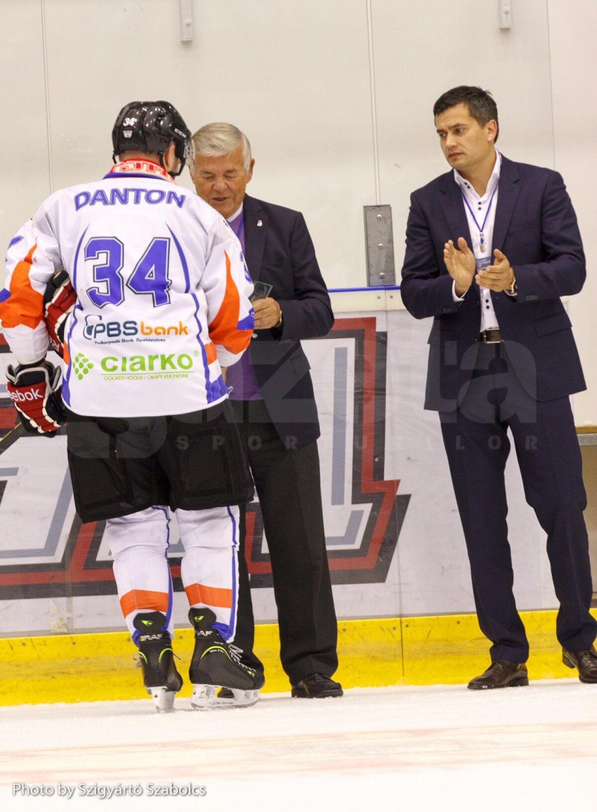 GALERIE FOTO Corona Wolves a pierdut dramatic calificarea în turul al treilea al Cupei Continentale