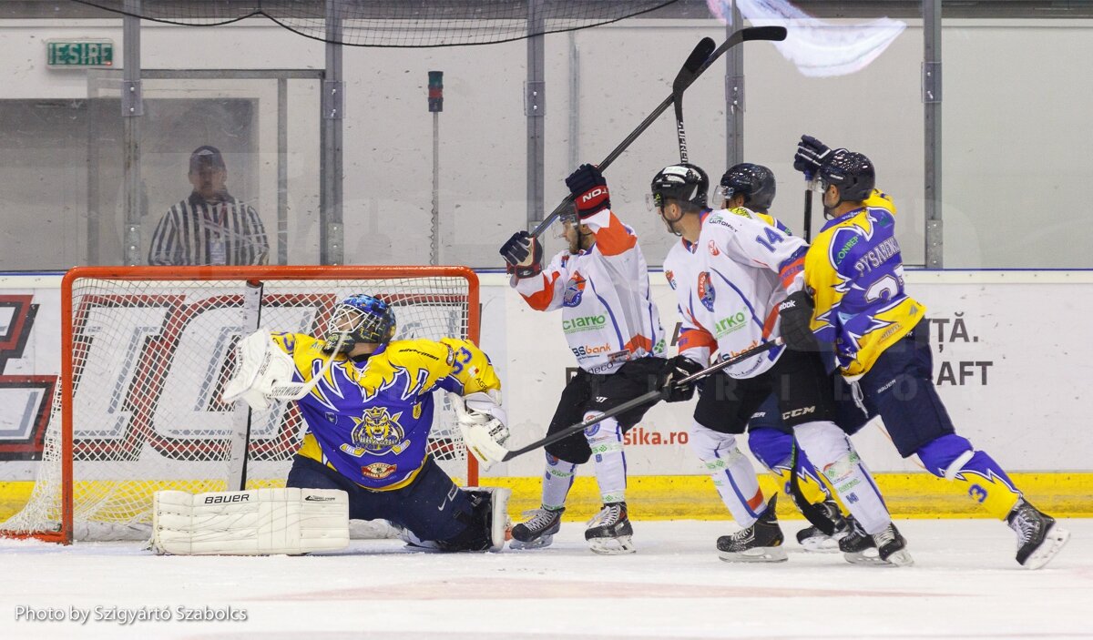 GALERIE FOTO Corona Wolves a pierdut dramatic calificarea în turul al treilea al Cupei Continentale