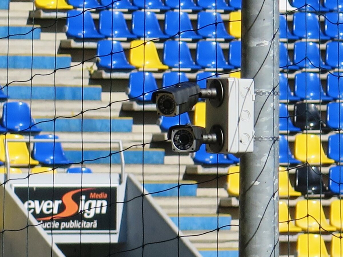 FOTO Oficialii Petrolulului suflă şi-n iaurt! "Găzarii" au trecut la măsuri speciale după ultimele incidente de pe stadionul "Ilie Oană"