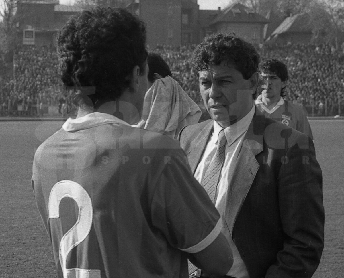 FOTO Luce în roşu-galben-albastru » Cifrele şi performanţele care îl recomandă pe Mircea Lucescu drept selecţioner