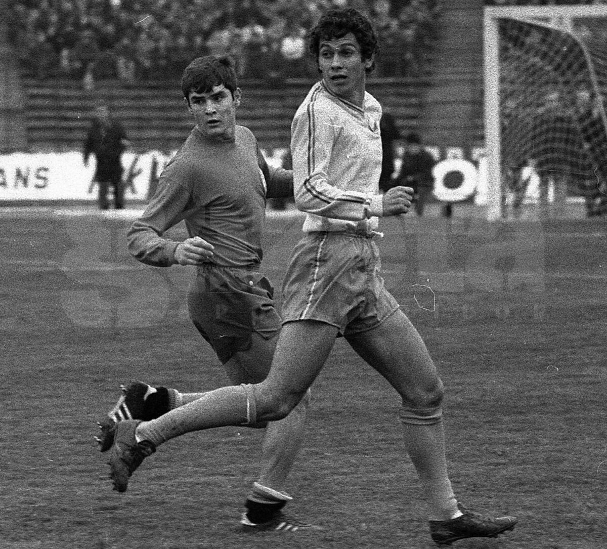 FOTO Luce în roşu-galben-albastru » Cifrele şi performanţele care îl recomandă pe Mircea Lucescu drept selecţioner