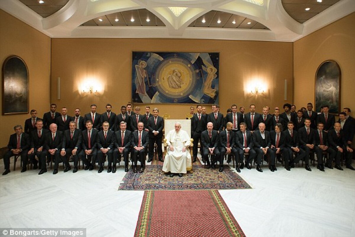 FOTO Jucătorii şi conducătorii lui Bayern Munchen au fost primiţi de Papa Francis la Vatican