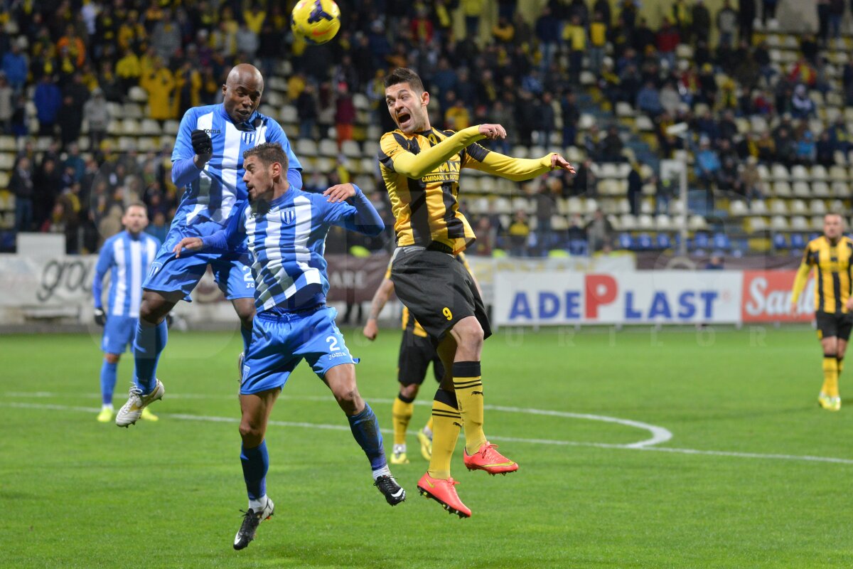 FOTO şi VIDEO CS U Craiova se impune pe terenul lui FC Braşov, scor 3-2, după un meci nebun