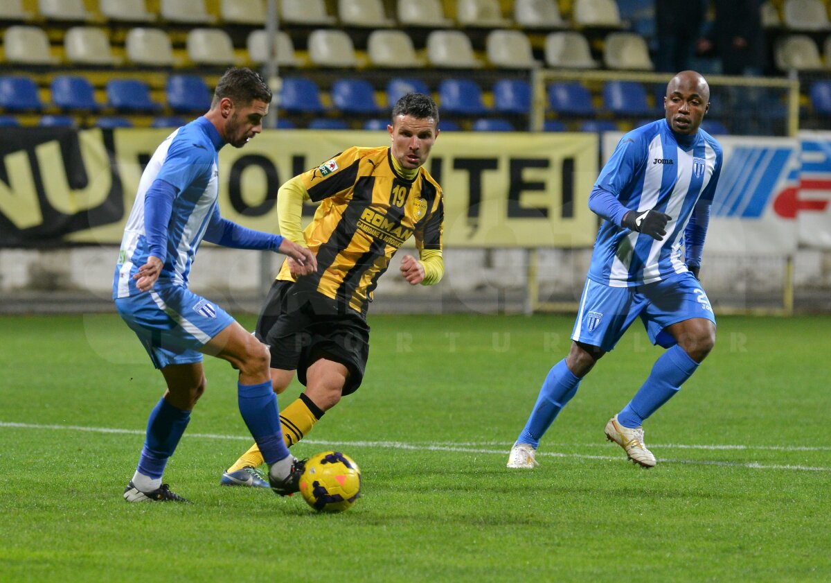 FOTO şi VIDEO CS U Craiova se impune pe terenul lui FC Braşov, scor 3-2, după un meci nebun