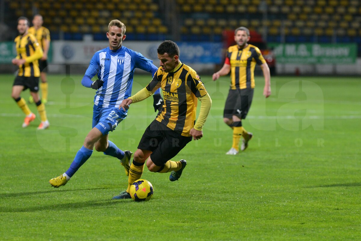 FOTO şi VIDEO CS U Craiova se impune pe terenul lui FC Braşov, scor 3-2, după un meci nebun