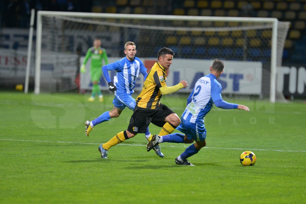 FOTO şi VIDEO CS U Craiova se impune pe terenul lui FC Braşov, scor 3-2, după un meci nebun