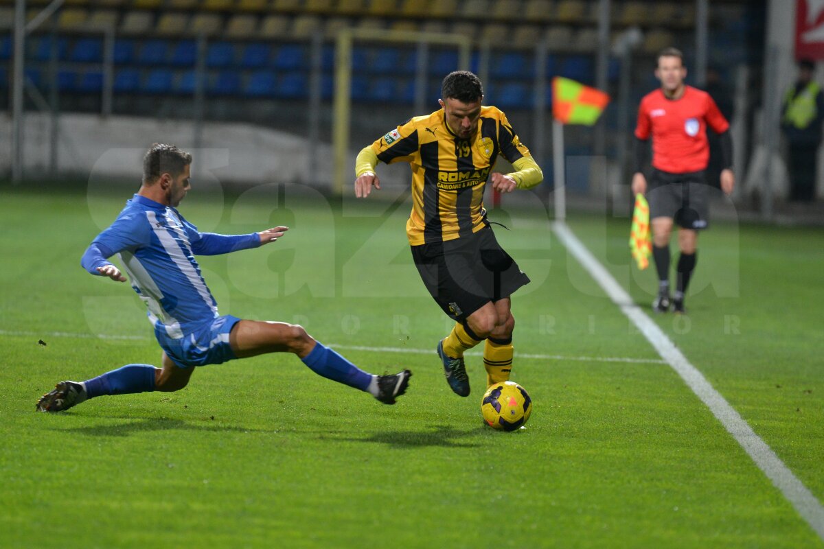 FOTO şi VIDEO CS U Craiova se impune pe terenul lui FC Braşov, scor 3-2, după un meci nebun