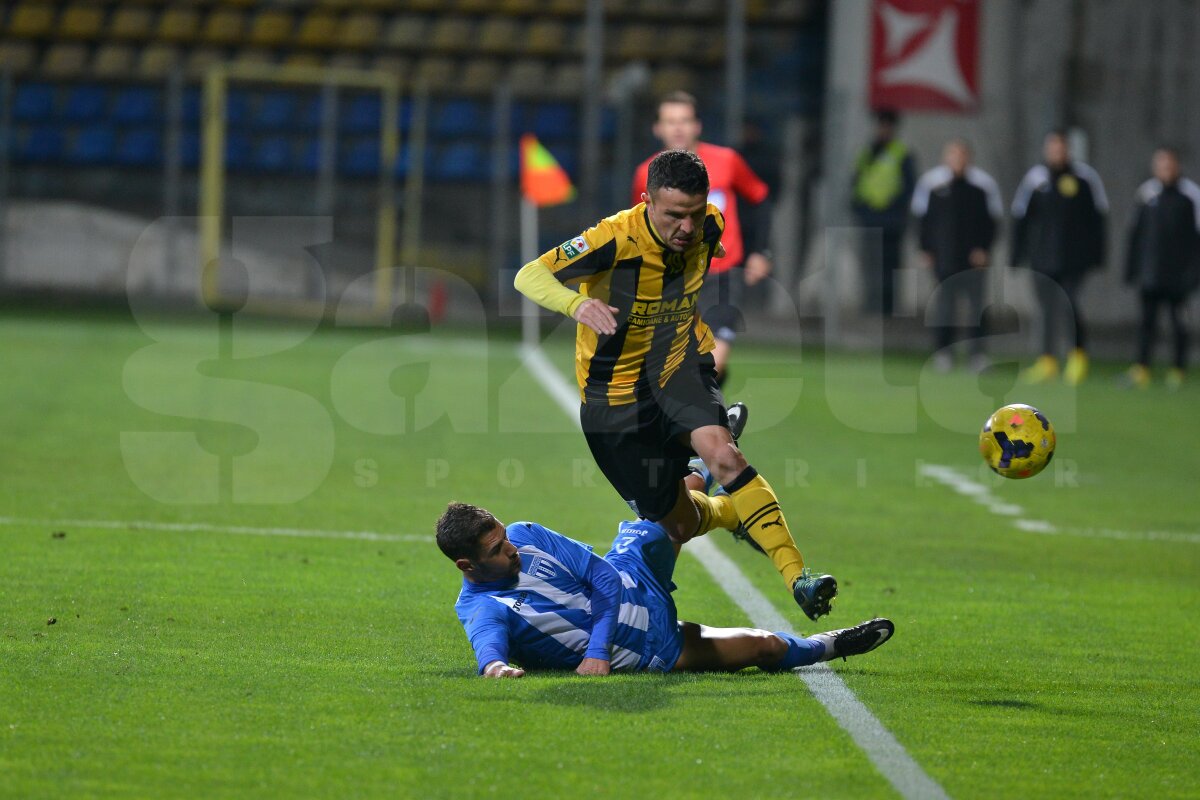 FOTO şi VIDEO CS U Craiova se impune pe terenul lui FC Braşov, scor 3-2, după un meci nebun