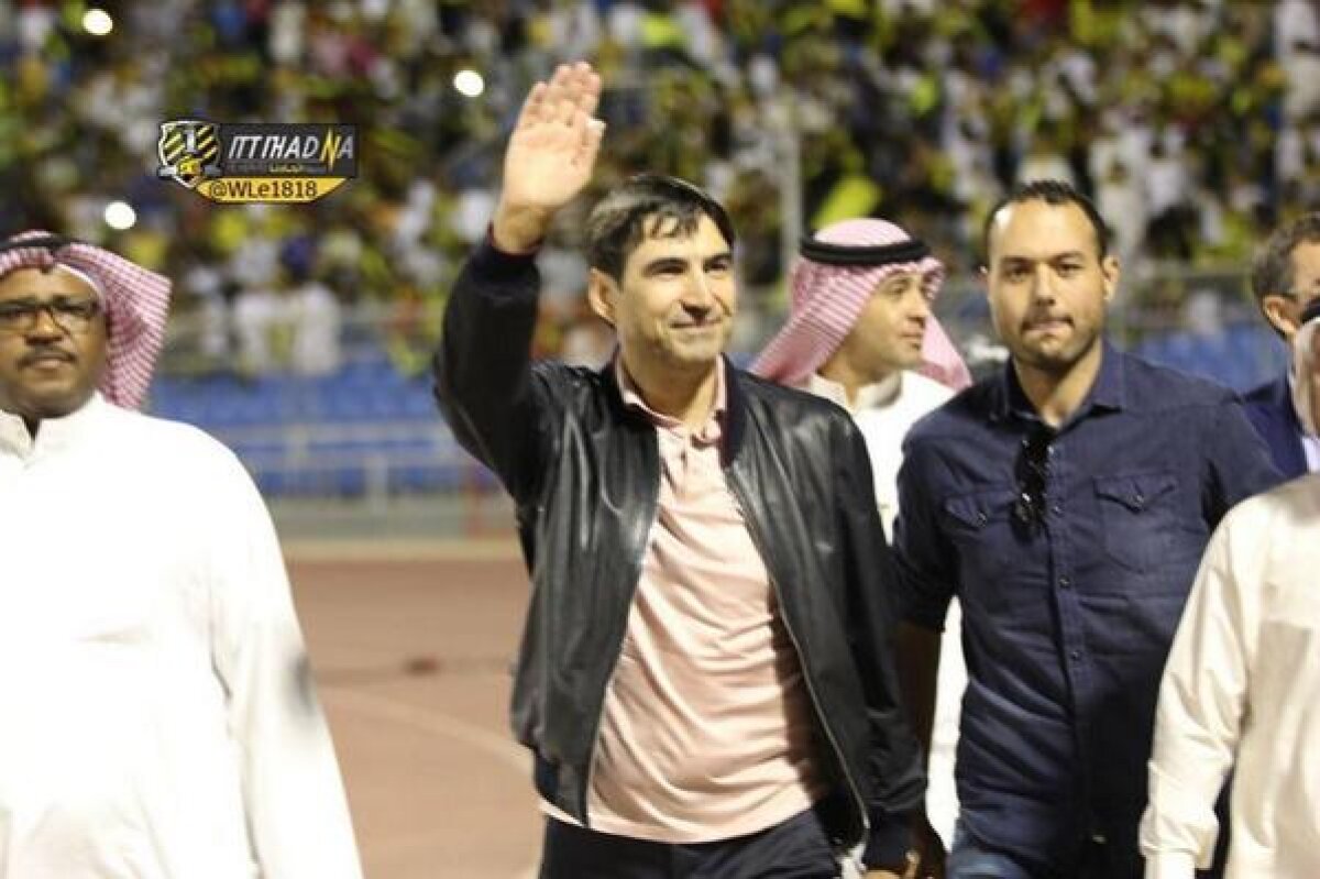 VIDEO + FOTO Victor Piţurcă, ovaţionat de galeria lui Al Ittihad la meciul cu Al Nassr » Echipa sa a pierdut însă, 1-2