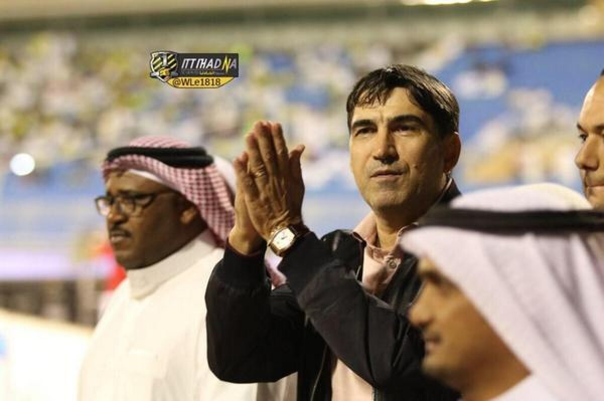 VIDEO + FOTO Victor Piţurcă, ovaţionat de galeria lui Al Ittihad la meciul cu Al Nassr » Echipa sa a pierdut însă, 1-2