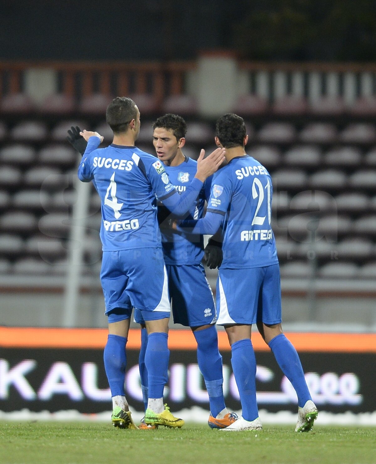 FOTO şi VIDEO Dinamo - Pandurii 3 - 2 » Bilinski aduce victoria ”cîinilor” în prelungiri!