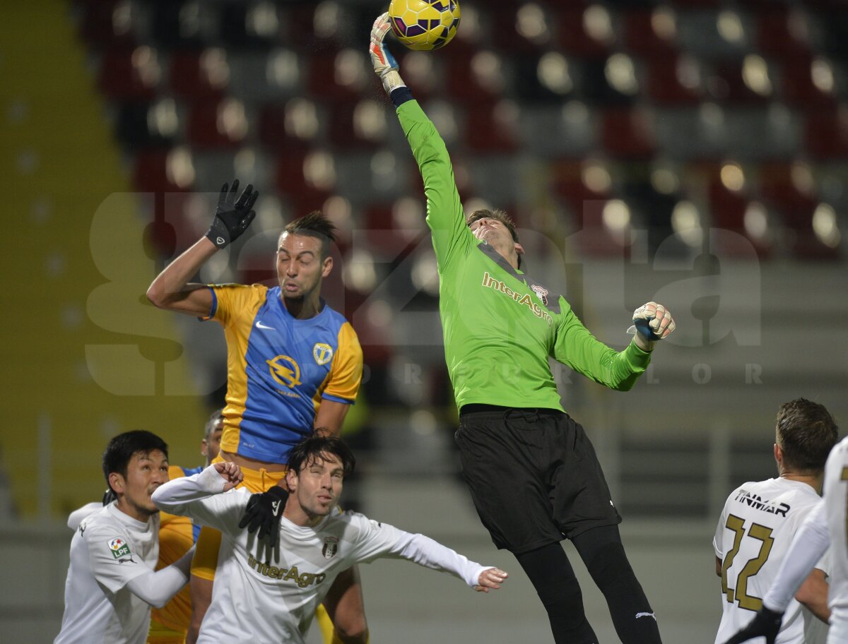 FOTO Astra şi Petrolul termină la egalitate, 0-0 » Budescu a avut cea mai mare ocazie