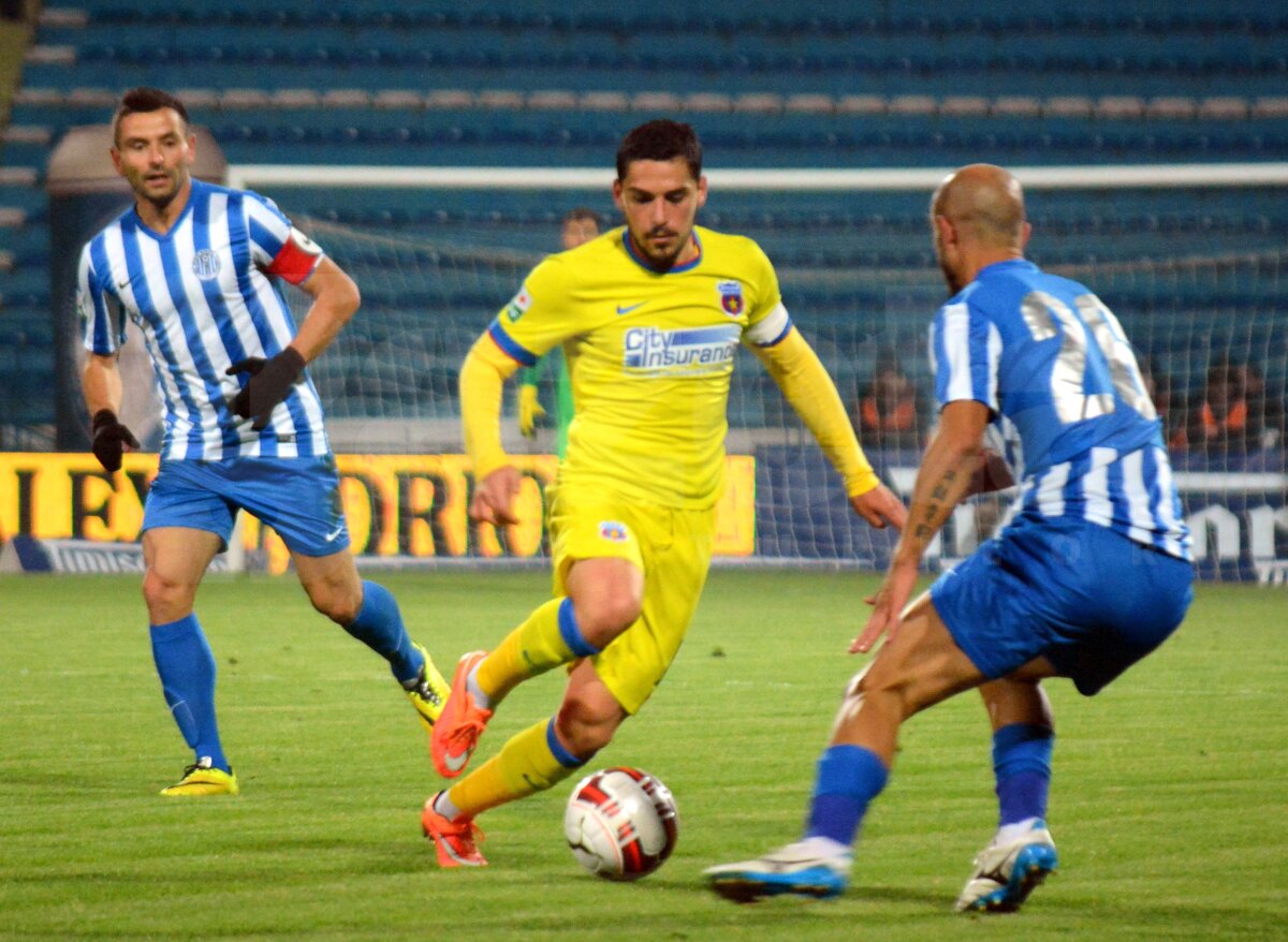 FOTO În "sferturi" cu Măcriş şi cu Vîlceanu » Cu rezerve şi juniori în echipă, Steaua se califică la Iaşi cu un gol în minutul 89