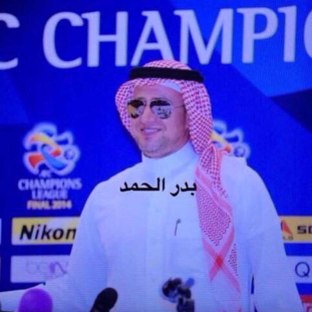 FOTO Reghe al Arabiei » Imagini senzaţionale de la conferinţa de presă a lui Al Hilal! Cum a apărut Laurenţiu Reghecampf