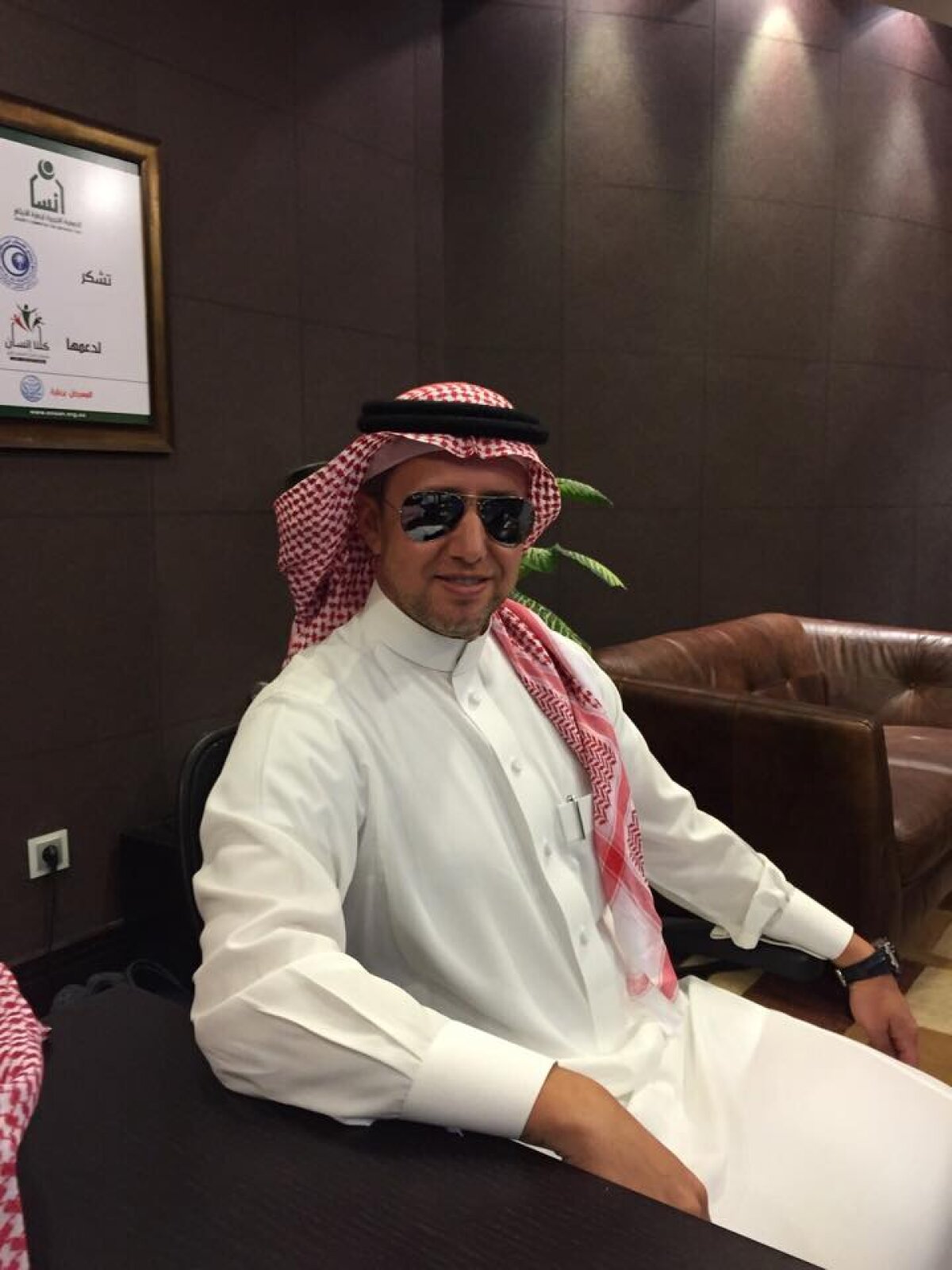 FOTO Reghe al Arabiei » Imagini senzaţionale de la conferinţa de presă a lui Al Hilal! Cum a apărut Laurenţiu Reghecampf