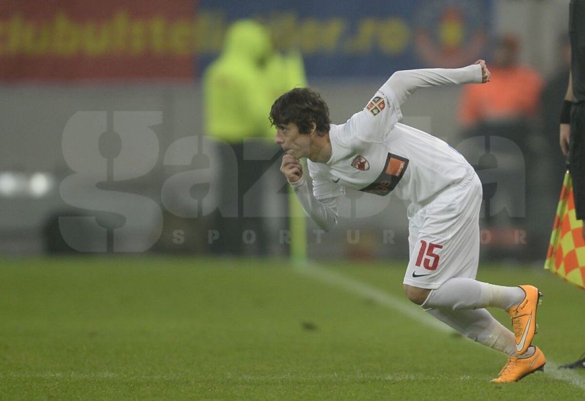 FOTO Moment istoric la Dinamo » Patrick Petre a debutat pentru ”cîini” în Derby de România