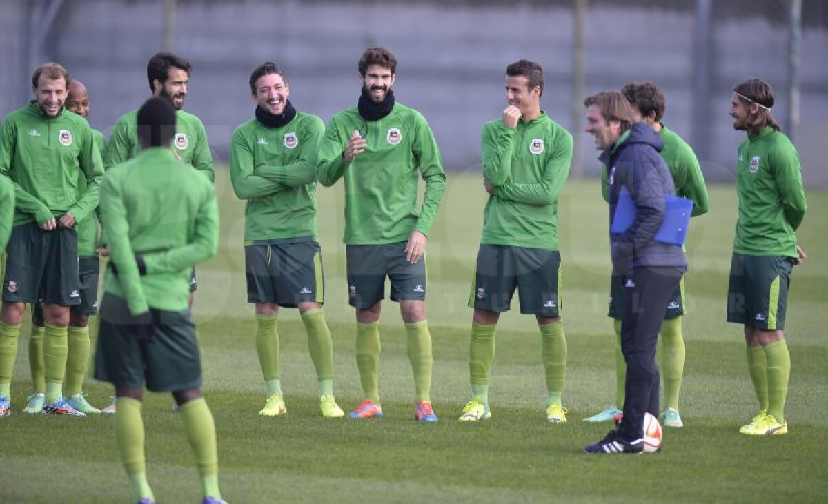 GALERIE FOTO Fotbaliştii lui Rio Ave au fost destinşi la antrenamentul oficial de astăzi » Ce a spus antrenorul portughezilor