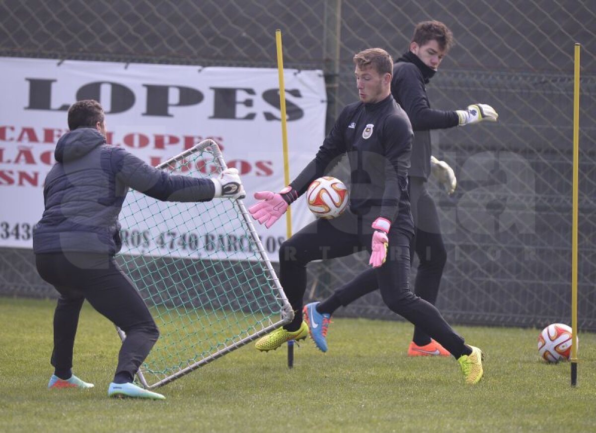GALERIE FOTO Fotbaliştii lui Rio Ave au fost destinşi la antrenamentul oficial de astăzi » Ce a spus antrenorul portughezilor