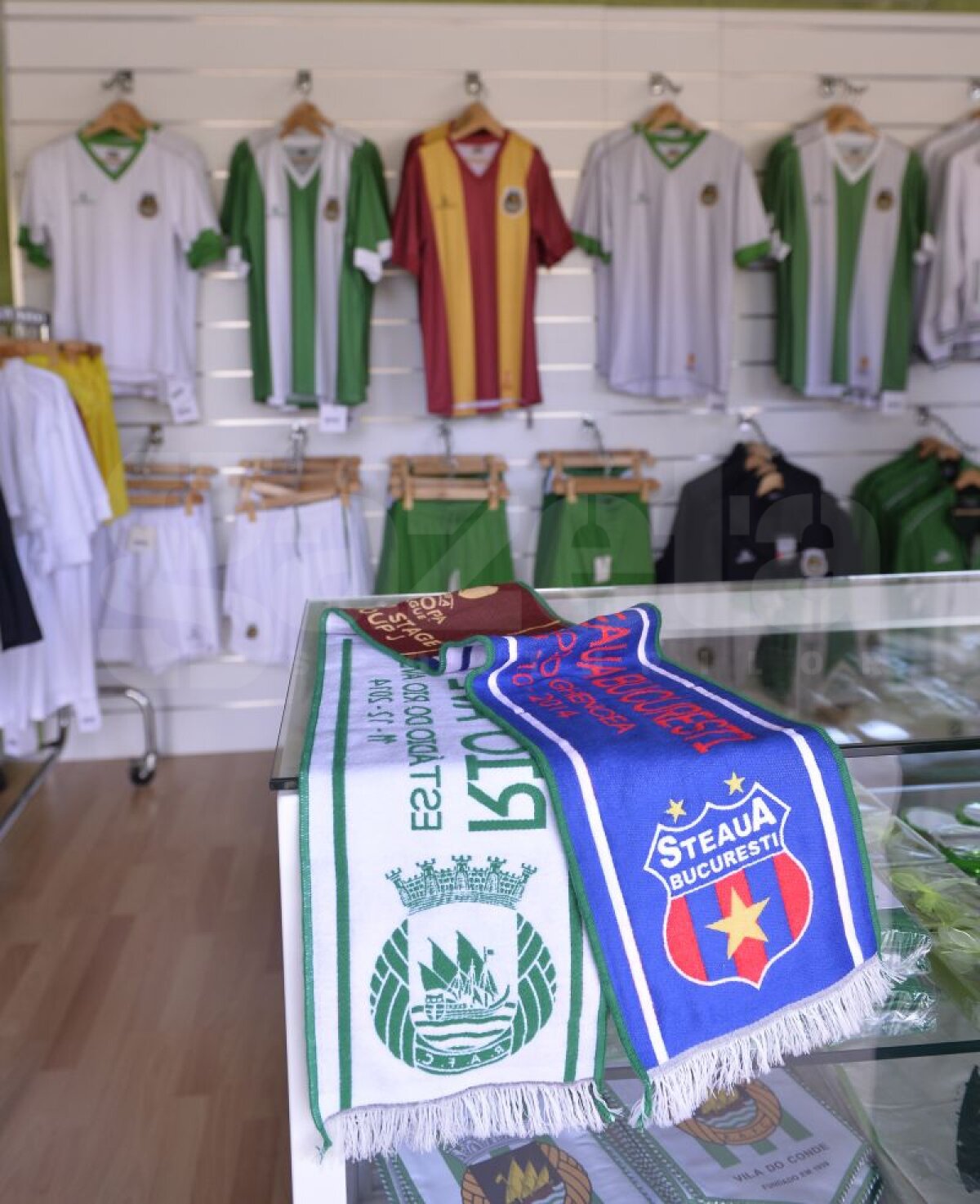 GALERIE FOTO Fotbaliştii lui Rio Ave au fost destinşi la antrenamentul oficial de astăzi » Ce a spus antrenorul portughezilor