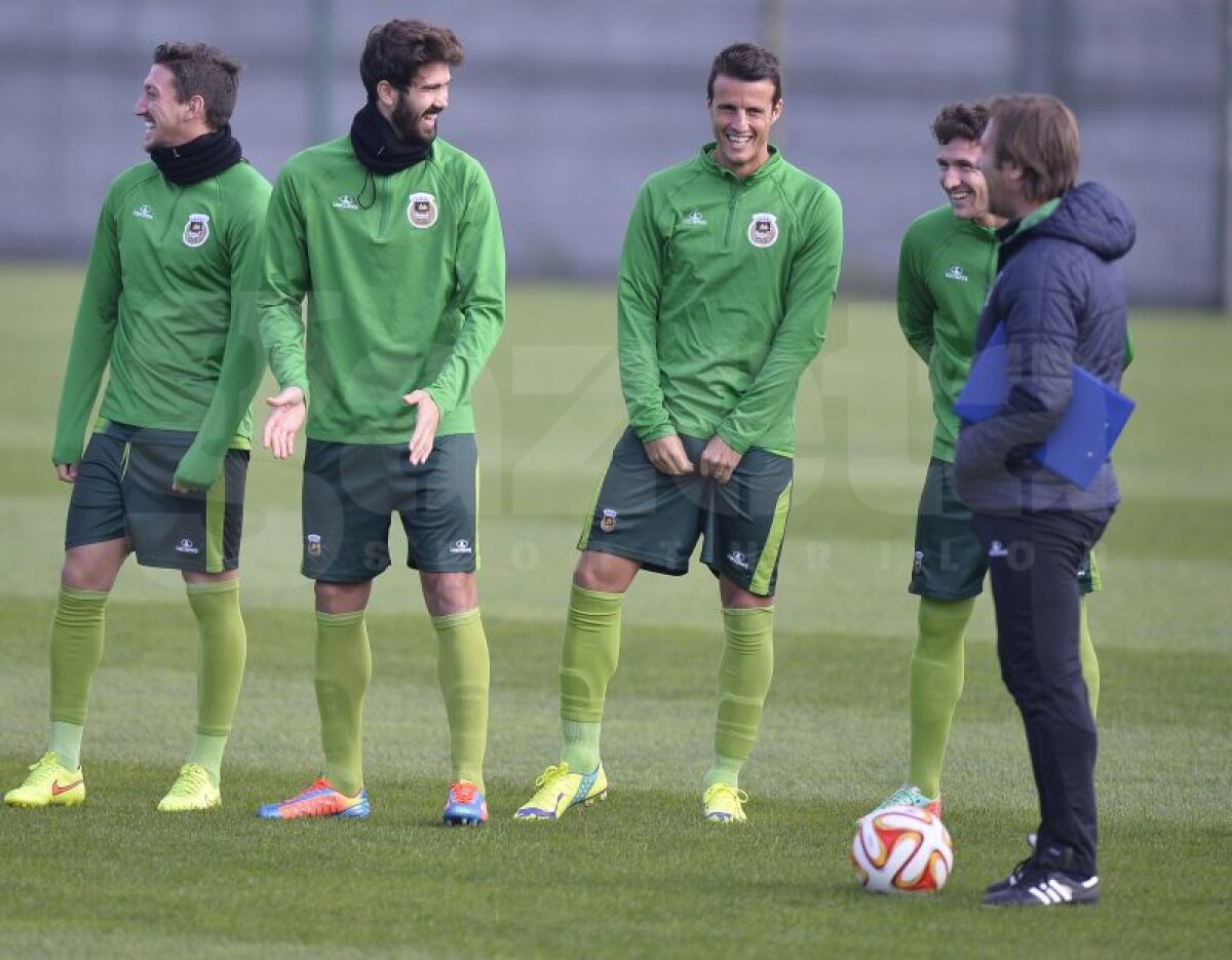 GALERIE FOTO Fotbaliştii lui Rio Ave au fost destinşi la antrenamentul oficial de astăzi » Ce a spus antrenorul portughezilor