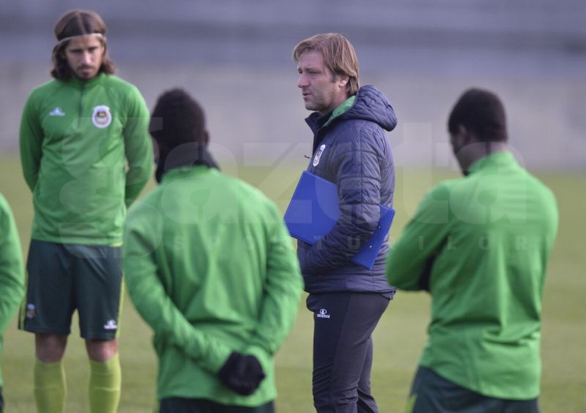 GALERIE FOTO Fotbaliştii lui Rio Ave au fost destinşi la antrenamentul oficial de astăzi » Ce a spus antrenorul portughezilor