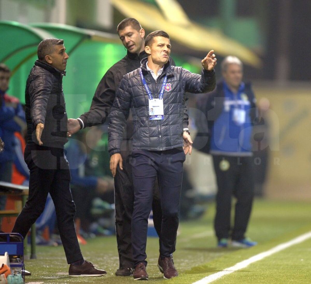 FOTO şi VIDEO Tănase şi atît! Roş-albaştrii înving greu la Chiajna cu 1-0, după golul "decarului" Stelei