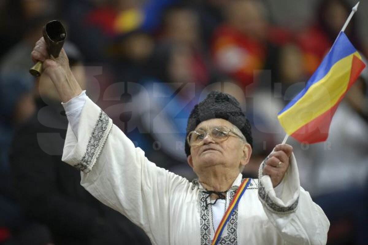 GALERIE FOTO Puţini dar gălăgioşi! Românii nu s-au mai îngrămădit la stadion pentru mecul cu Irlanda de Nord! Cîţi suporteri au venit la meci