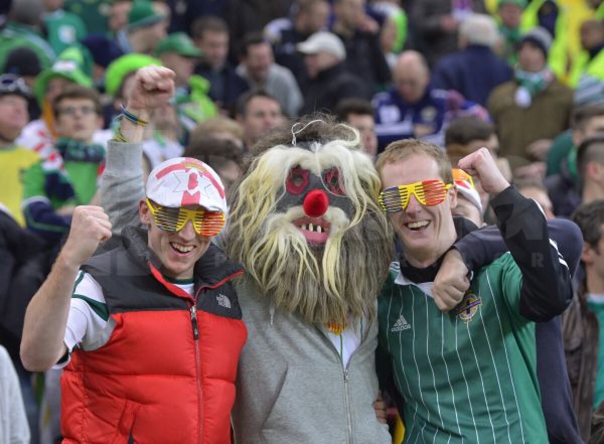 GALERIE FOTO Puţini dar gălăgioşi! Românii nu s-au mai îngrămădit la stadion pentru mecul cu Irlanda de Nord! Cîţi suporteri au venit la meci