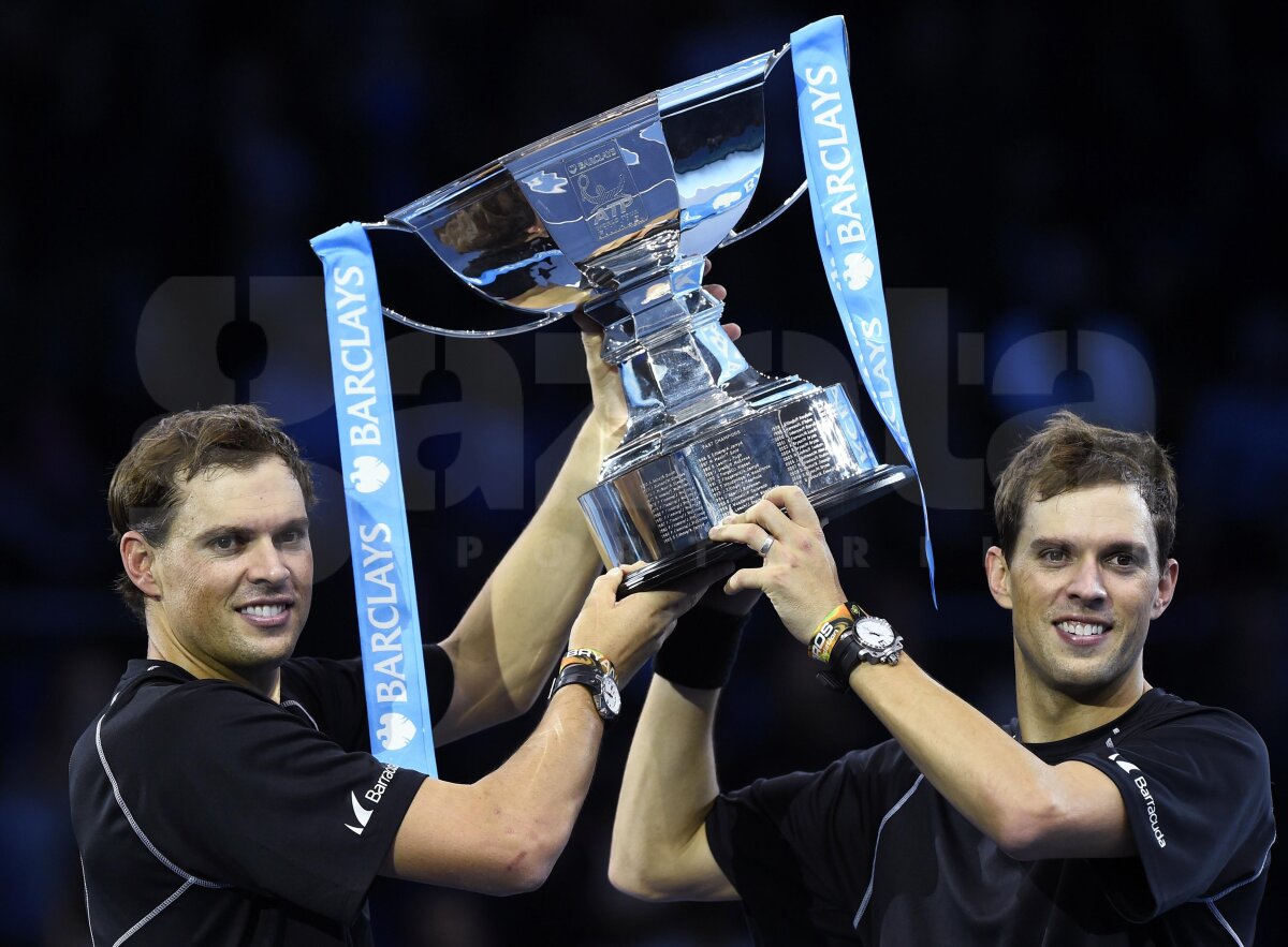 VIDEO Fraţii Bryan au cîştigat pentru a 4-a oară Turneul Campionilor » Faza care i-a speriat pe fani i-a avut în prim plan pe cei doi americani